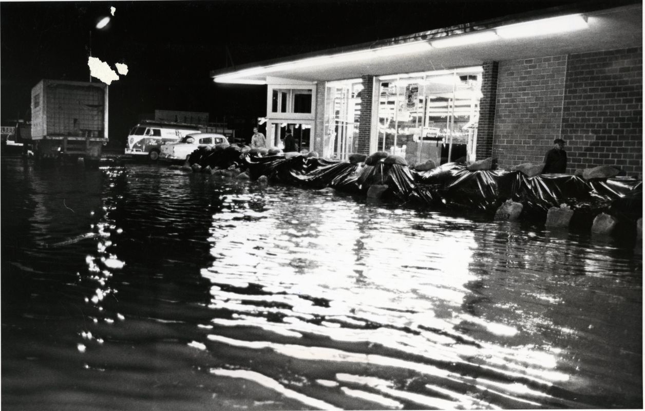 From Tribune files: Photos from the Great Flood of 1965